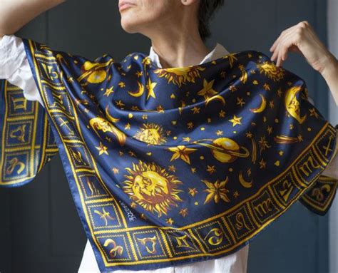 gianni versace scarf 1908s